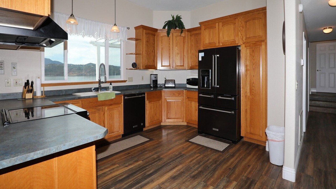 Photo of Kitchen in Clearlake