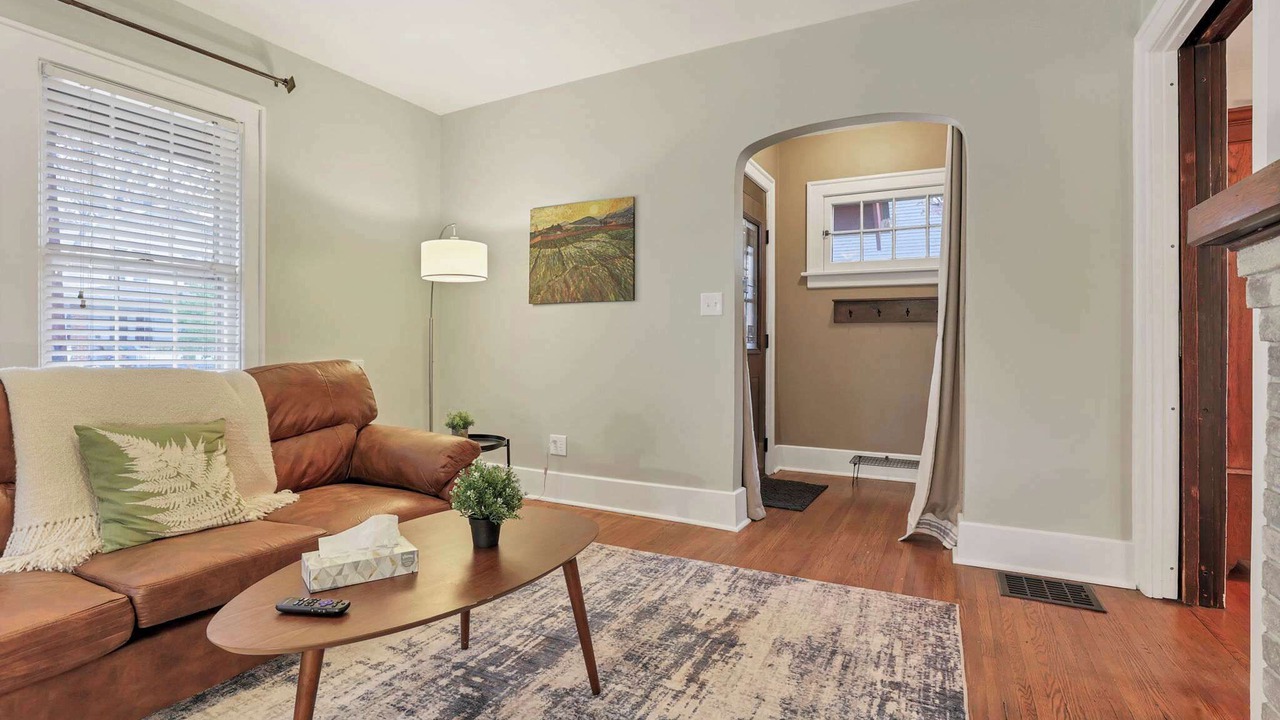 Photo of Livingroom in Clintonville