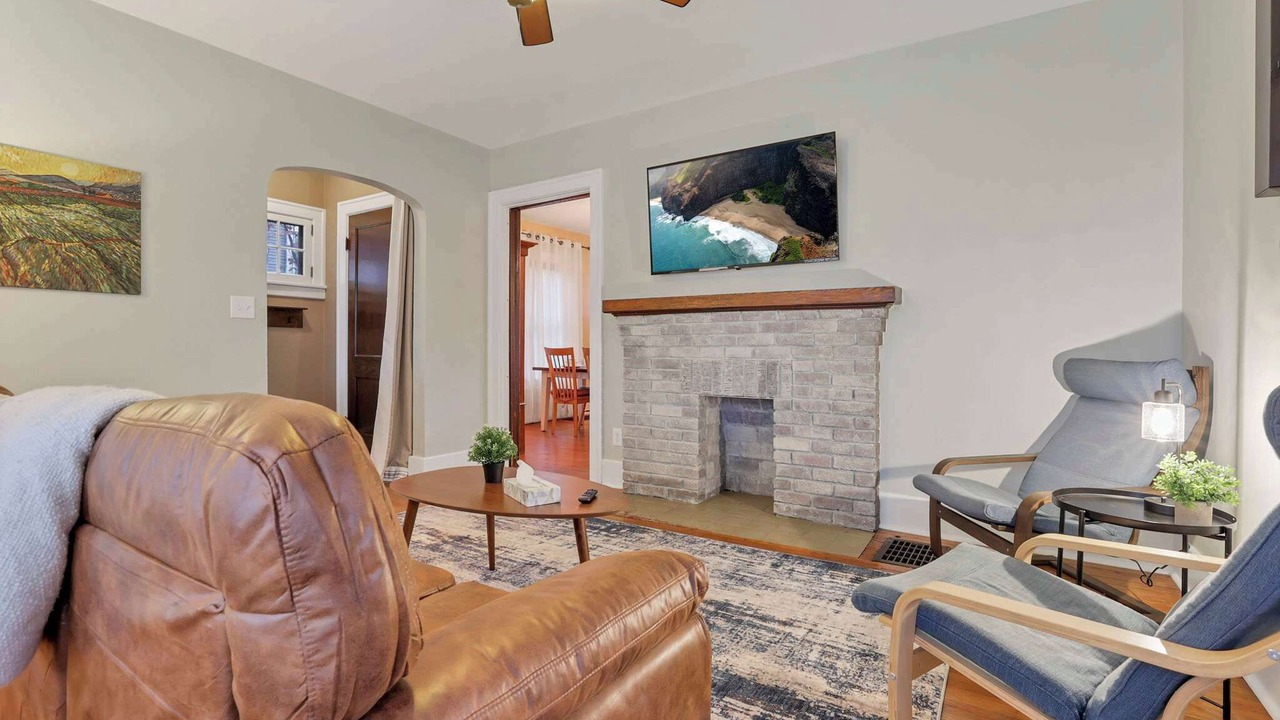 Photo of Livingroom in Clintonville