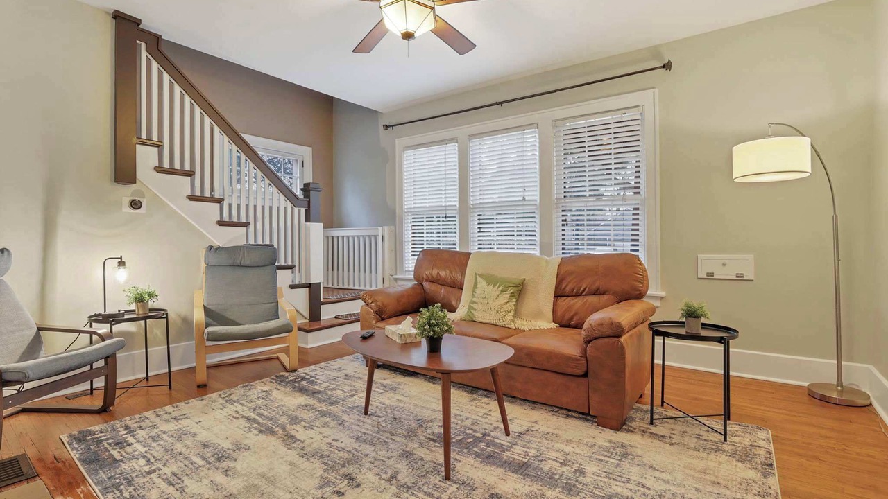 Photo of Livingroom in Clintonville