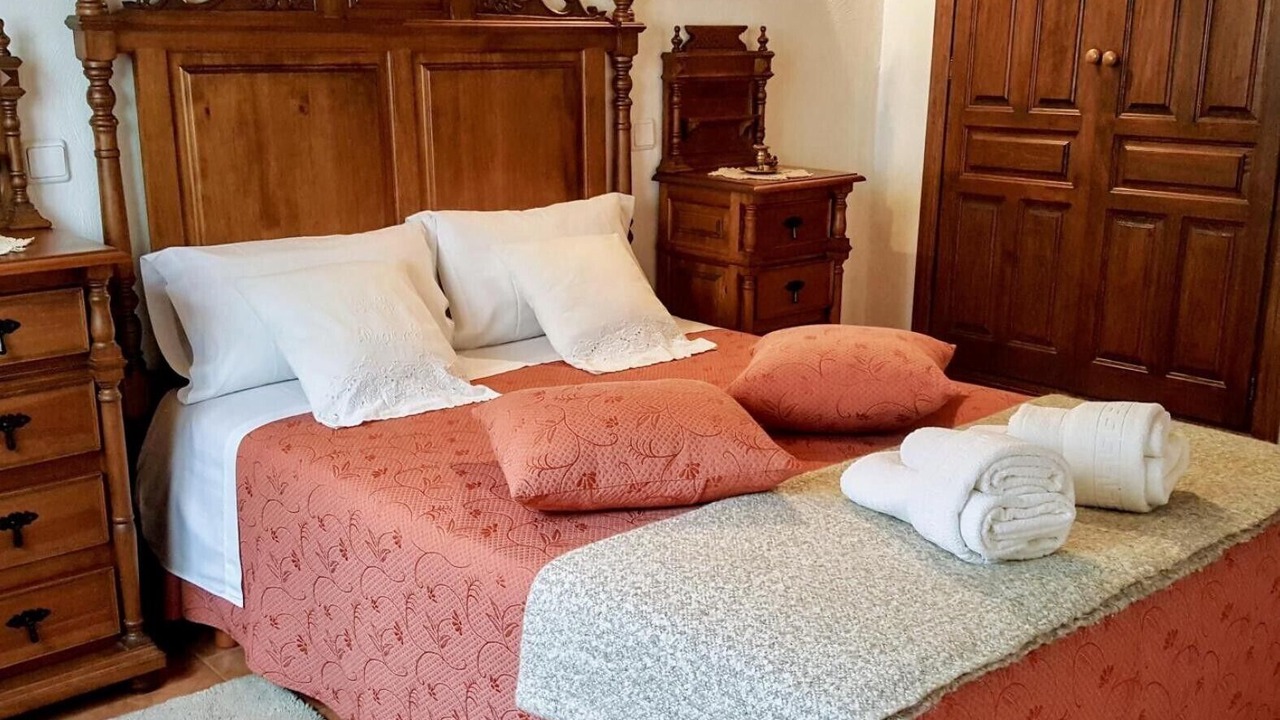 Photo of Bedroom in Alles