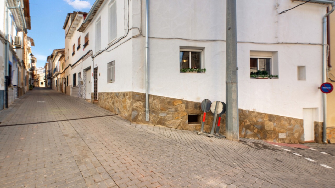 Photo of Others in Quesa
