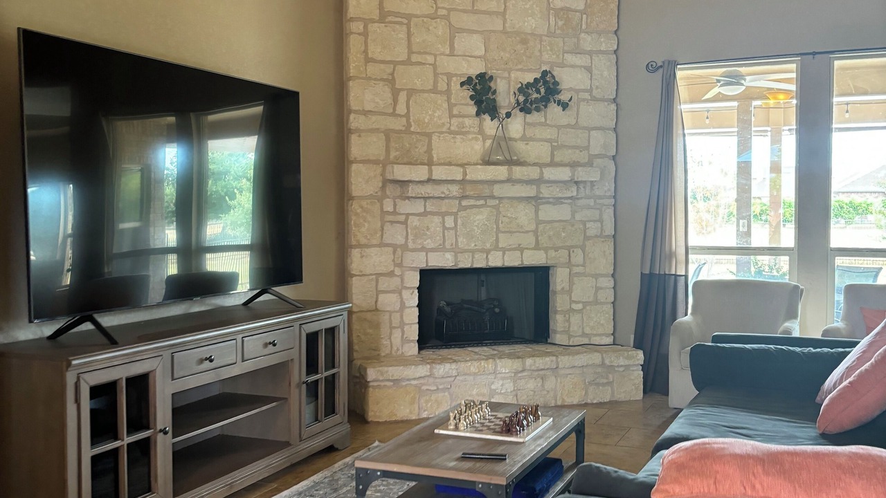 Photo of Livingroom in Lytle