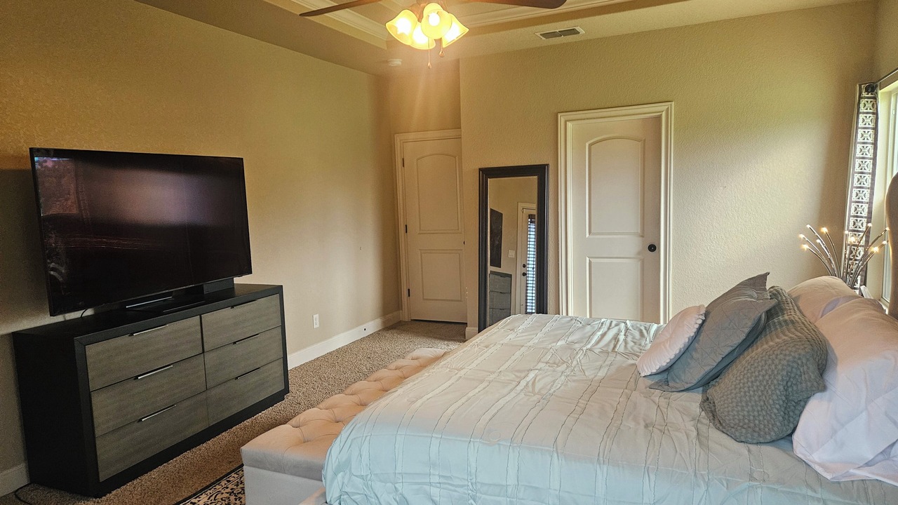 Photo of Bedroom in Lytle