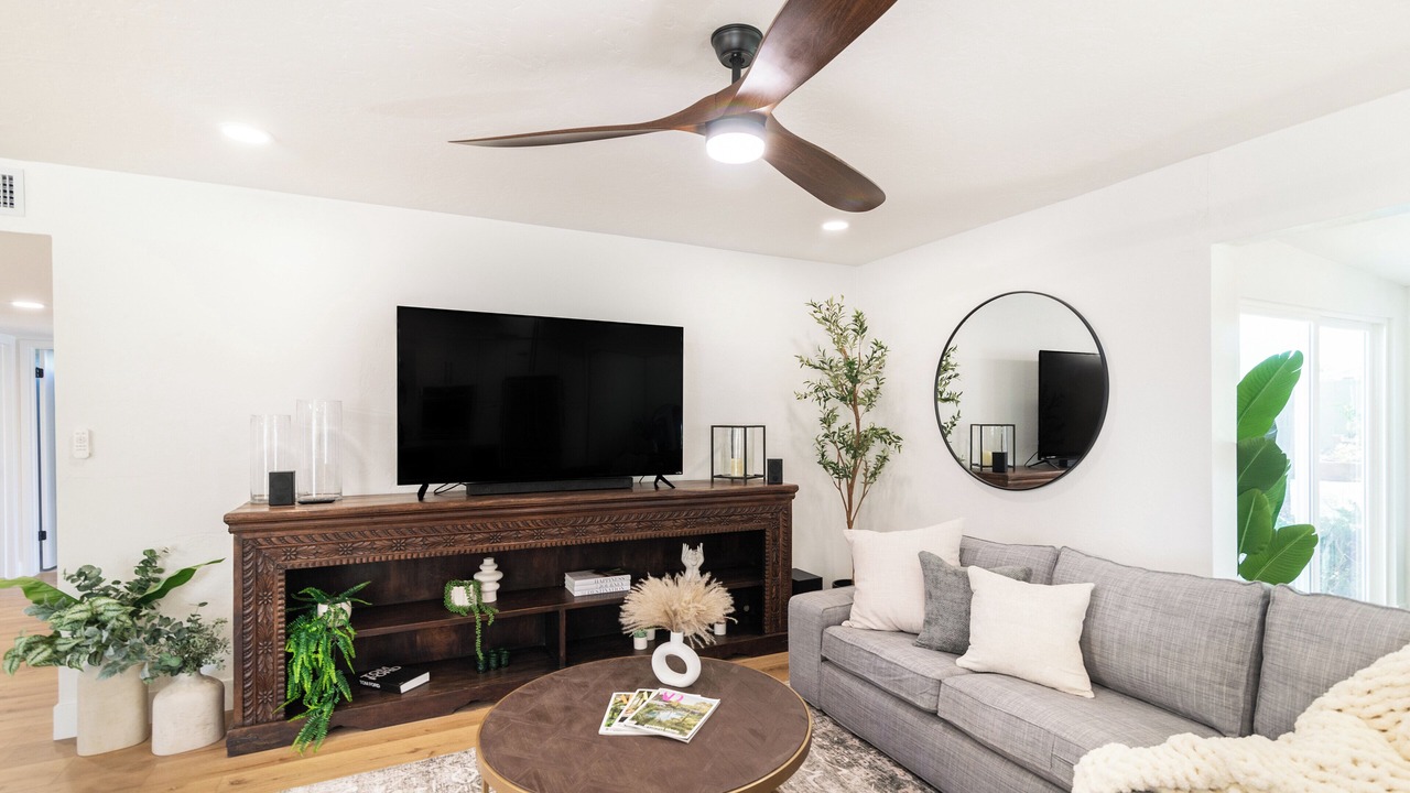 Photo of Livingroom in Fountain of the Sun