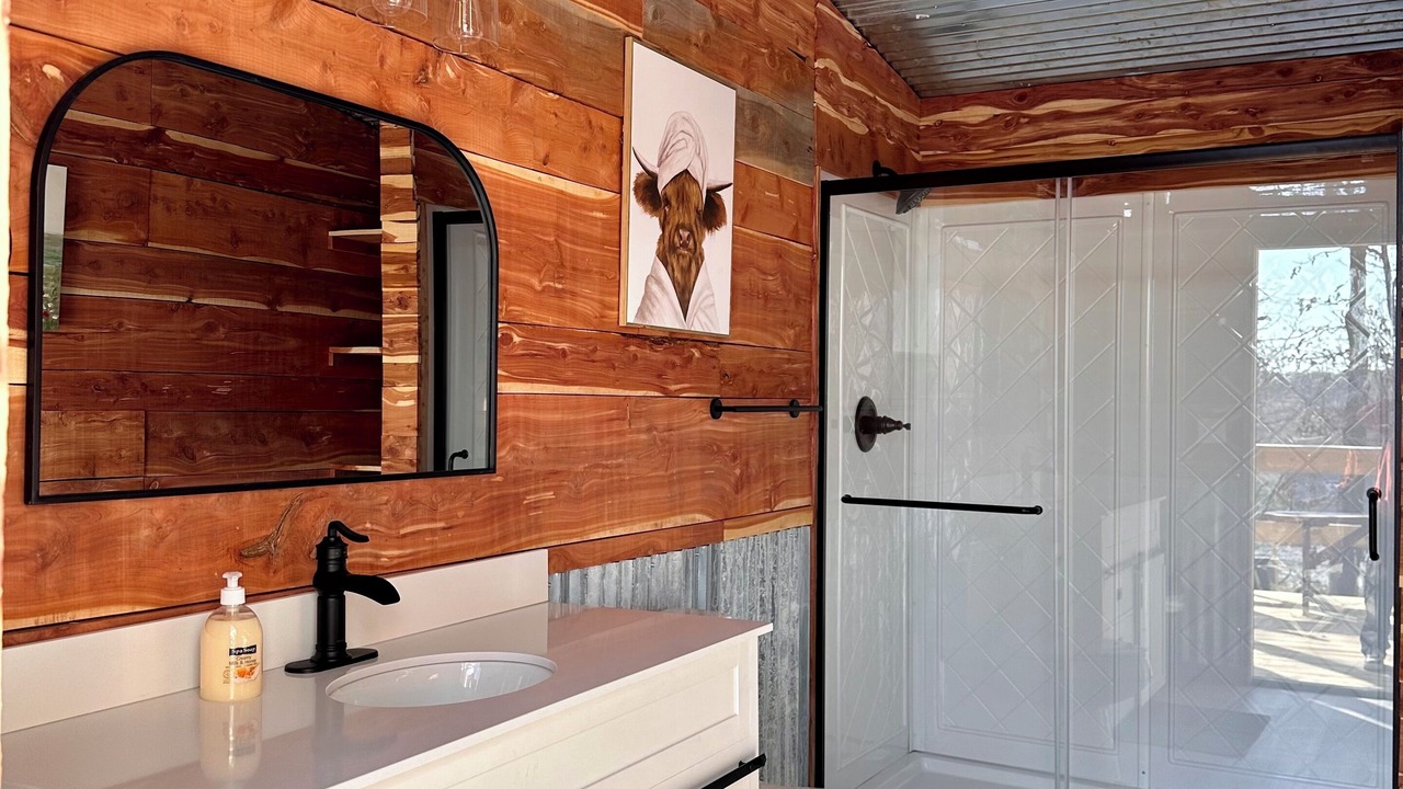 Photo of Bathroom in Henryetta