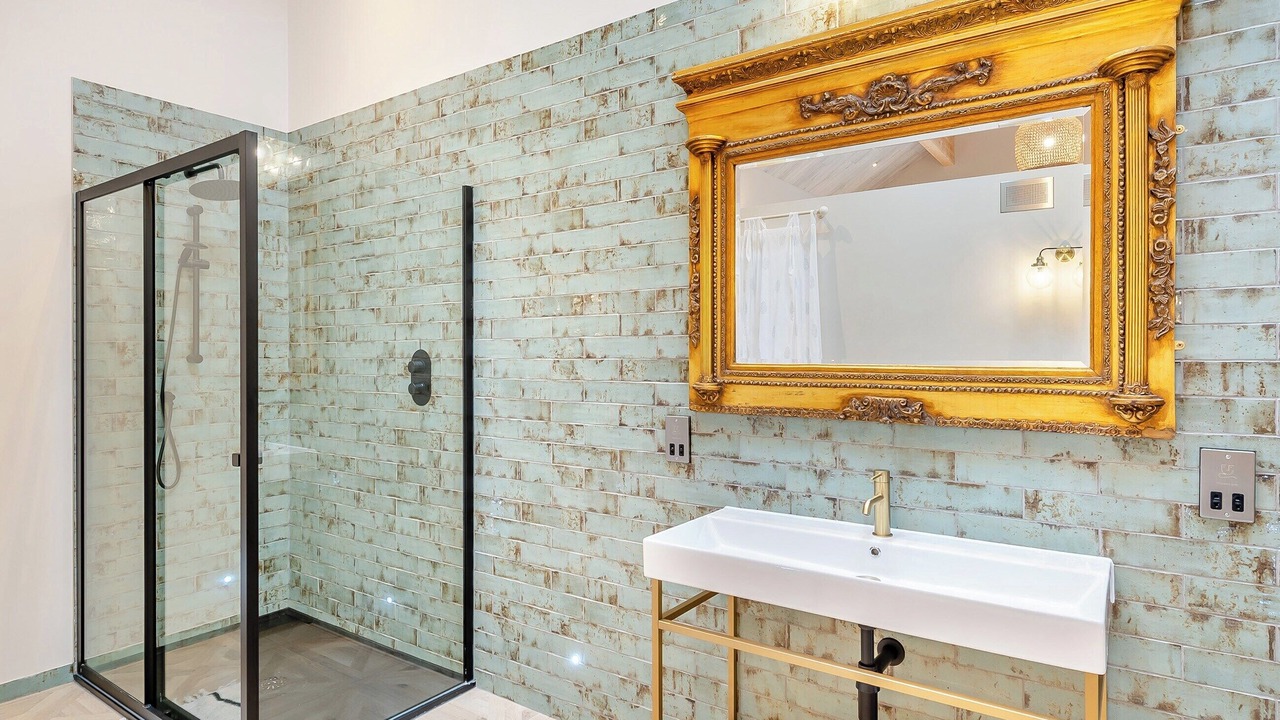 Photo of Bathroom in Farringdon