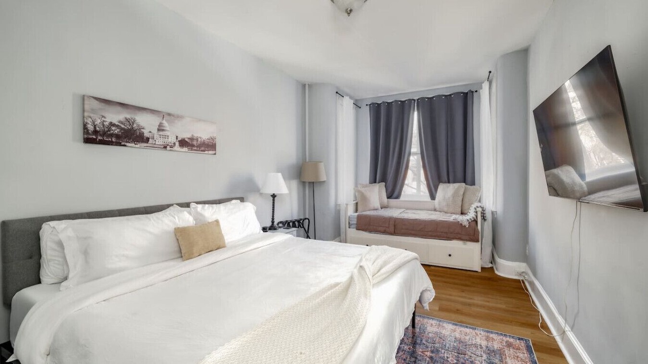 Photo of Bedroom in Adams Morgan