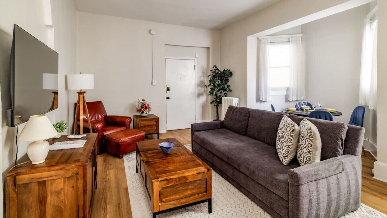 Photo of Livingroom in Adams Morgan