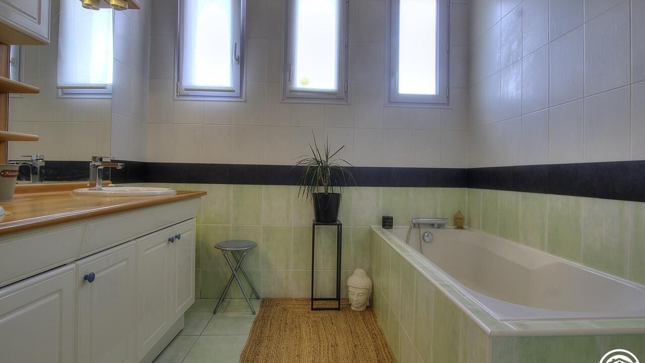 Photo of Bathroom in Certines