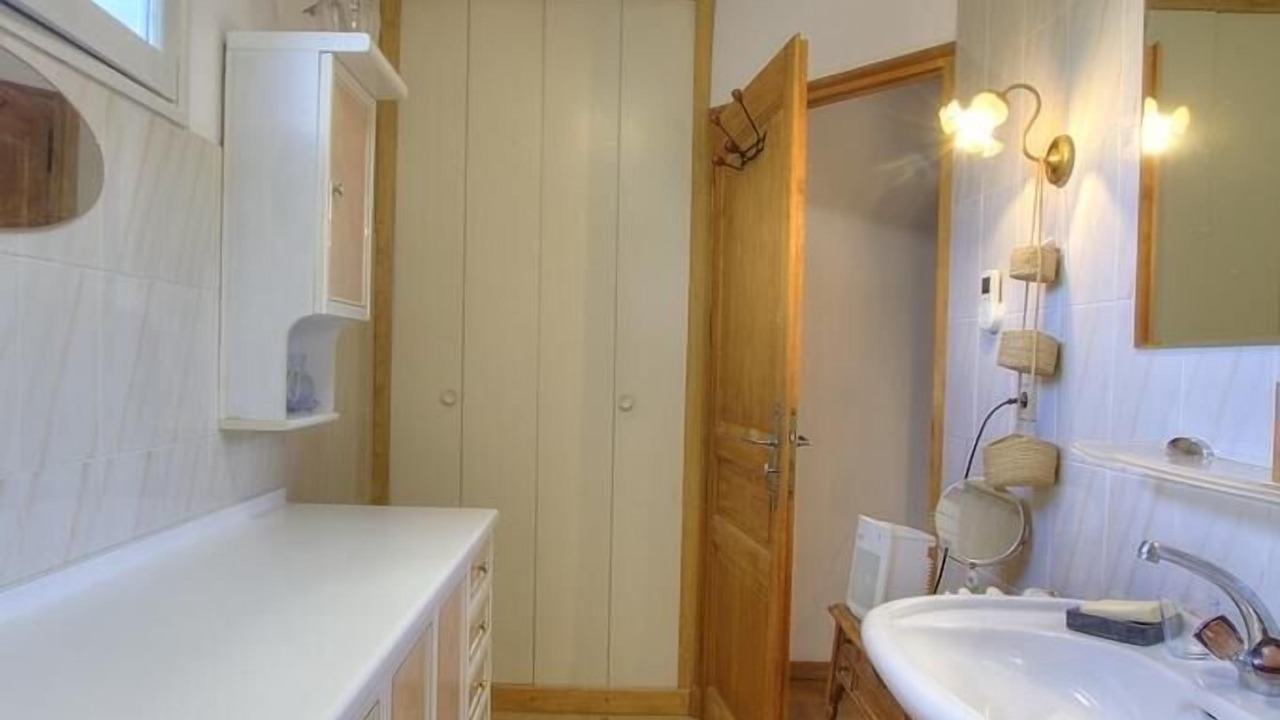 Photo of Bathroom in Ceyzerieu