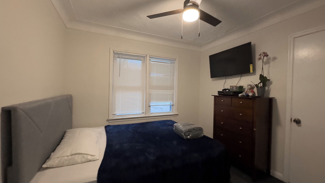 Photo of Bedroom in Harper Woods