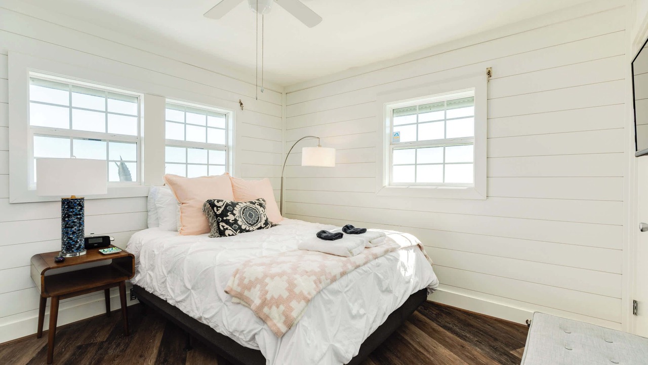 Photo of Bedroom in Surfside Beach