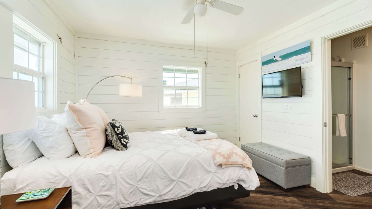 Photo of Bedroom in Surfside Beach