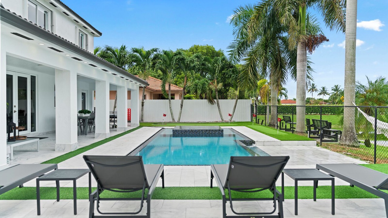 Photo of Outdoor in Ludlam