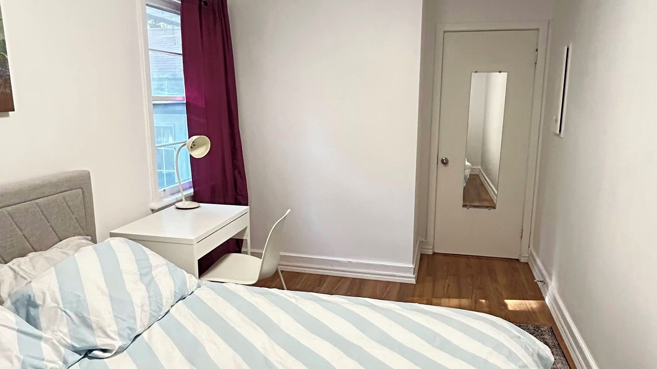 Photo of Bedroom in Aylmer