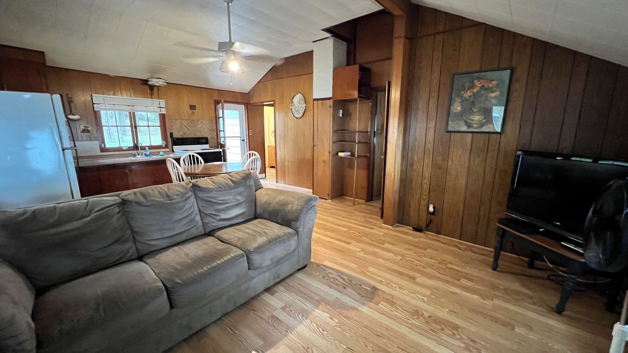Photo of Livingroom in Herron