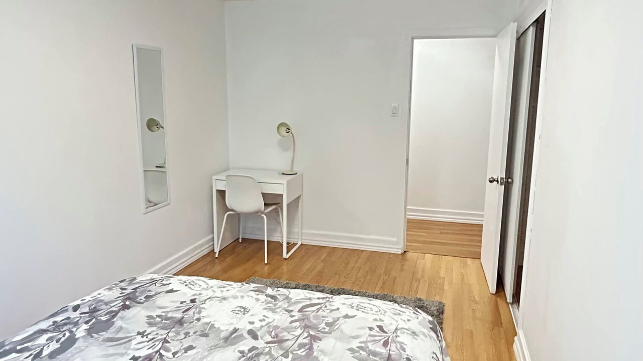 Photo of Bedroom in Aylmer