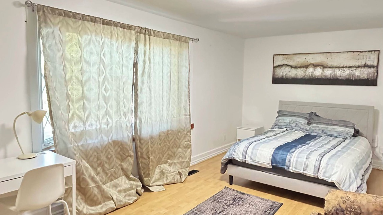 Photo of Bedroom in Aylmer