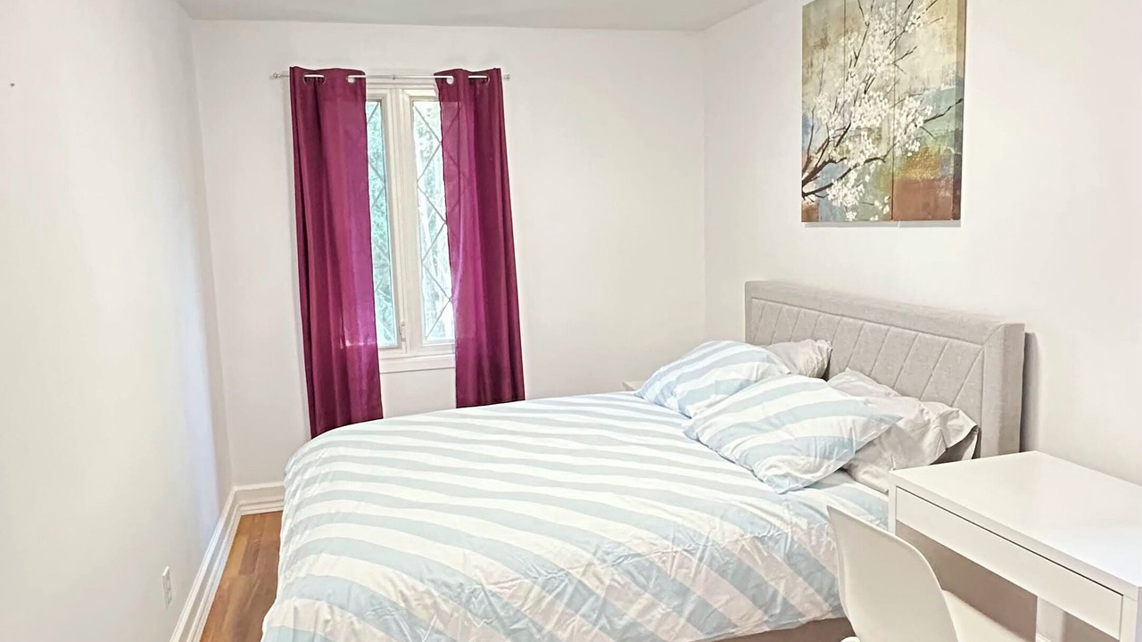 Photo of Bedroom in Aylmer