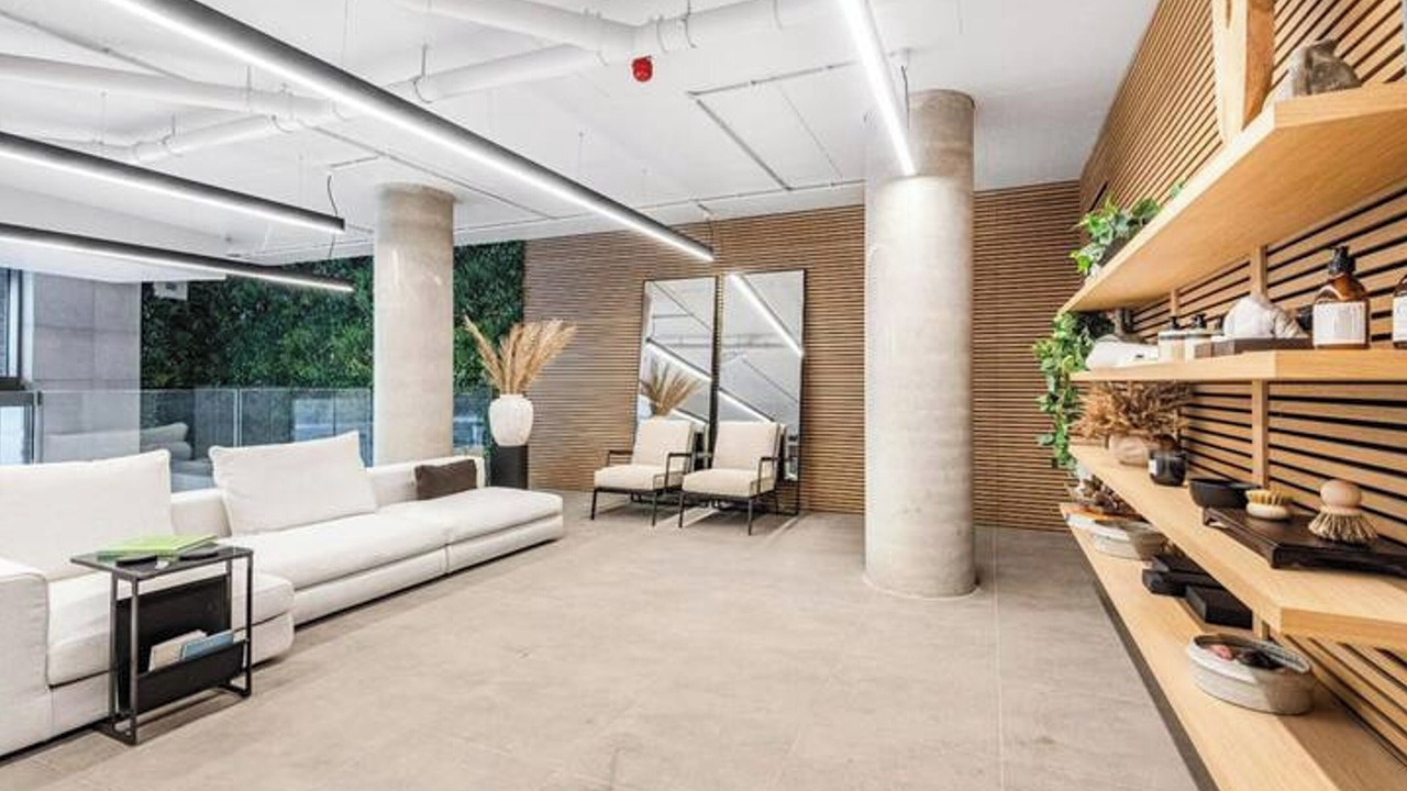 Photo of Others in Dudden Hill