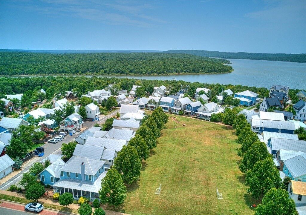 Photo of Outdoor in Carlton Landing