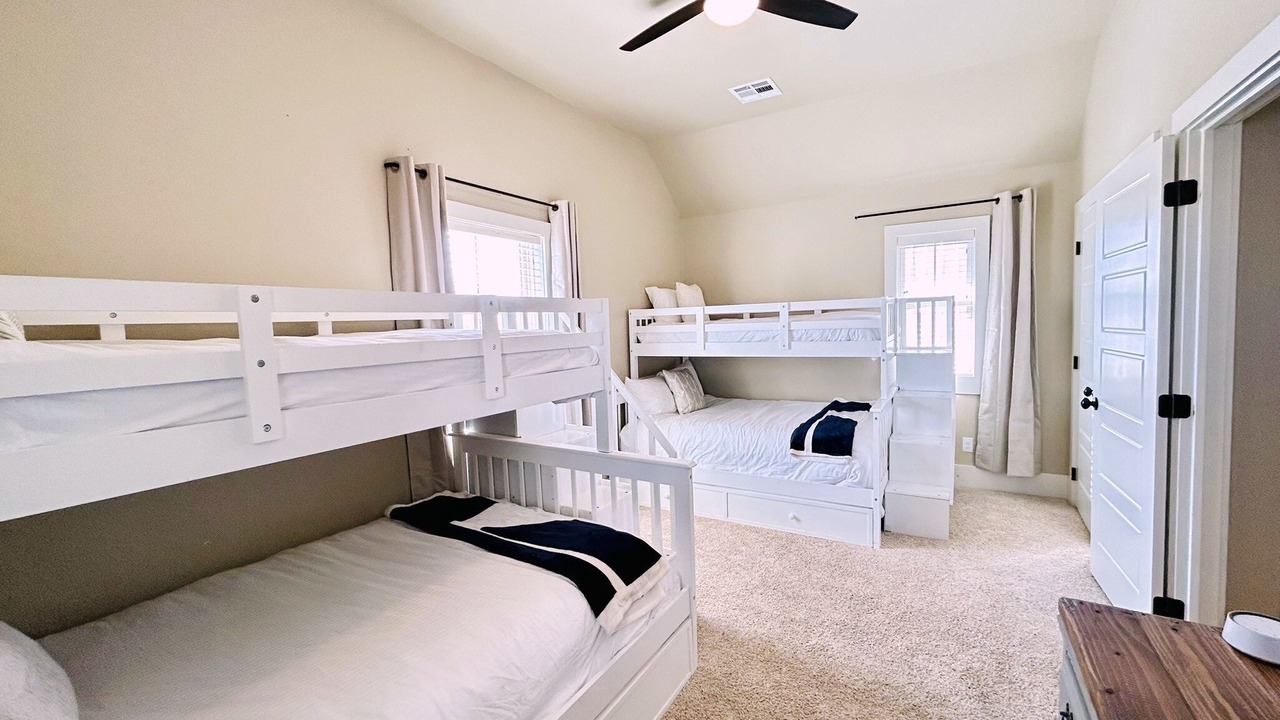 Photo of Bedroom in Carlton Landing