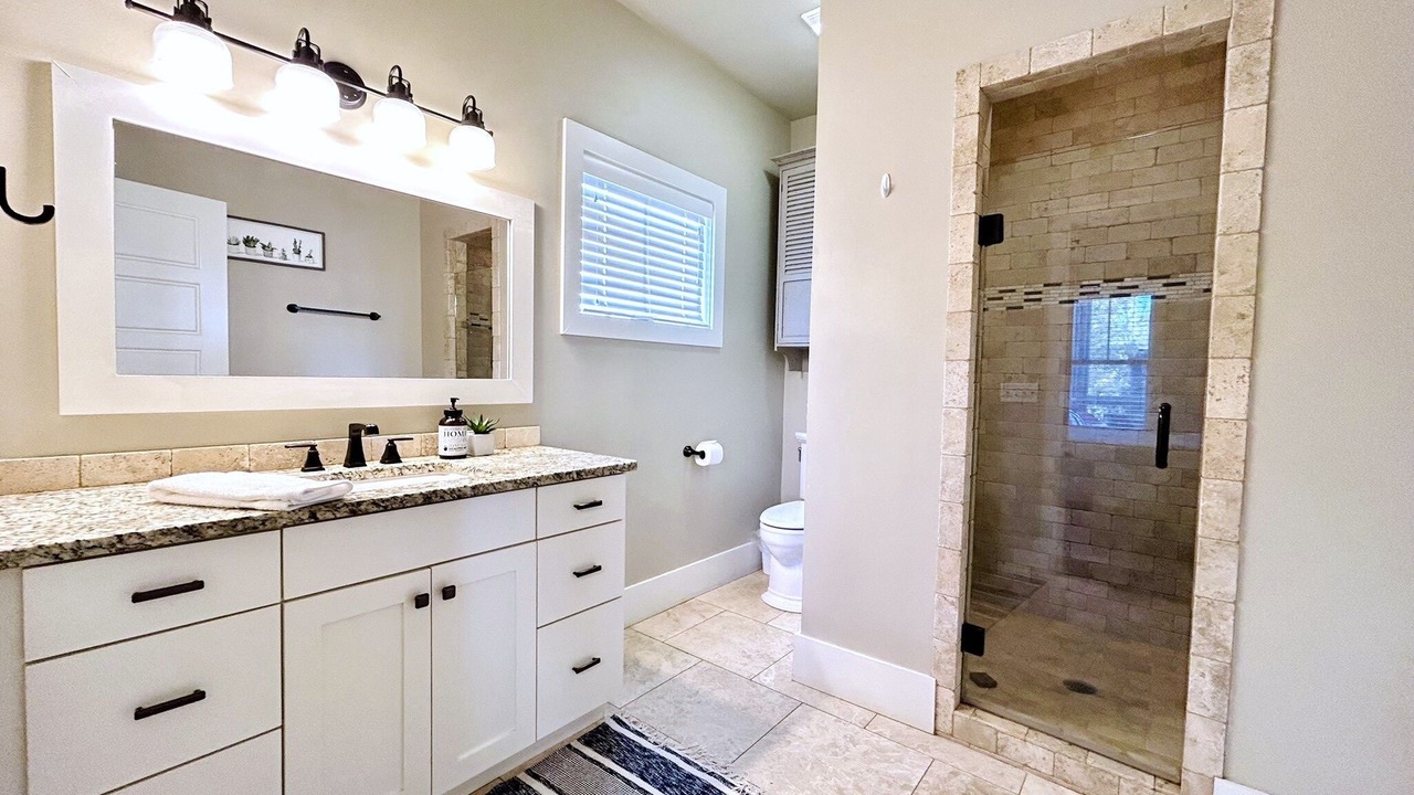 Photo of Bathroom in Carlton Landing