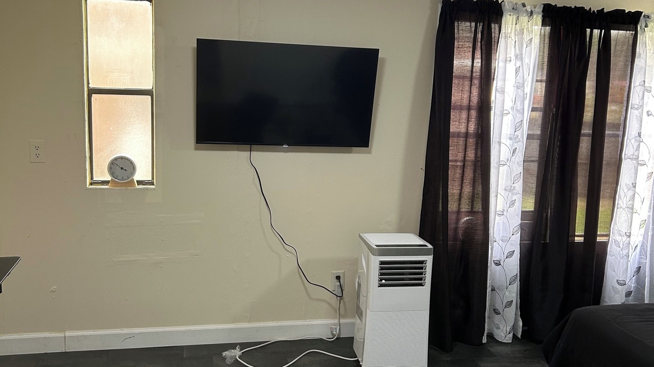 Photo of Bedroom in Enterprise