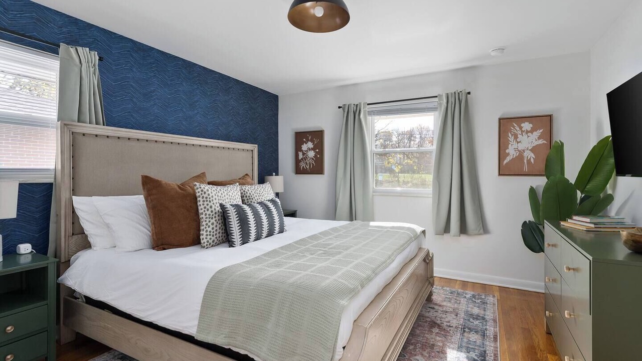 Photo of Bedroom in Sharon Heights