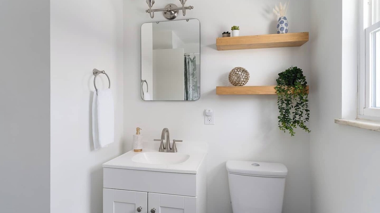 Photo of Bathroom in Sharon Heights