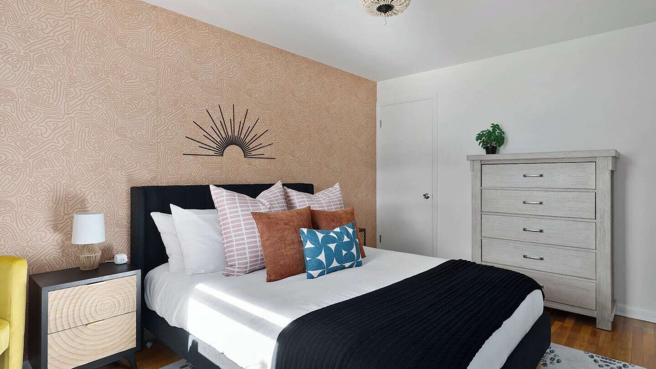 Photo of Bedroom in Sharon Heights