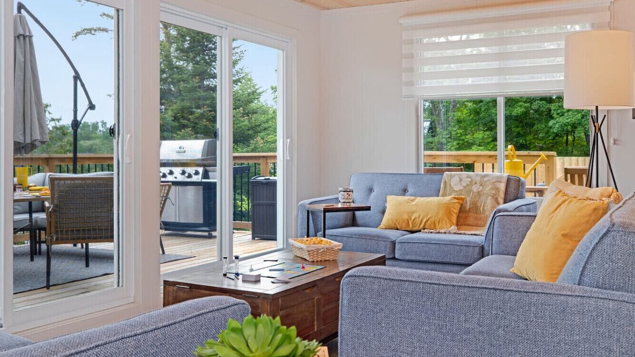 Photo of Livingroom in Val-des-Monts