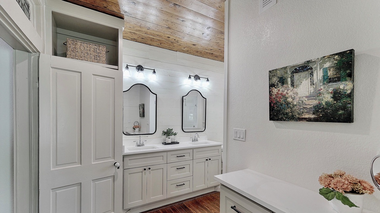 Photo of Bathroom in Hico