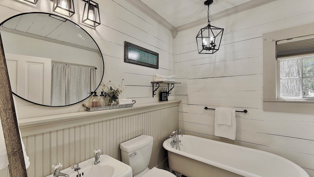 Photo of Bathroom in Hico