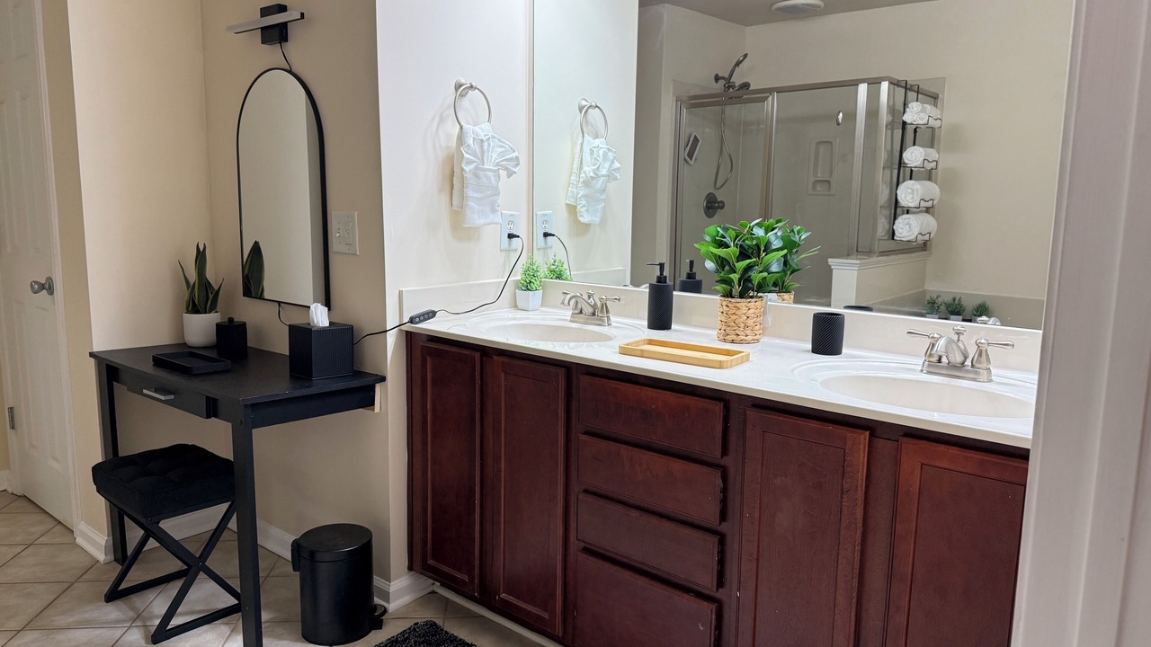 Photo of Bathroom in Winder
