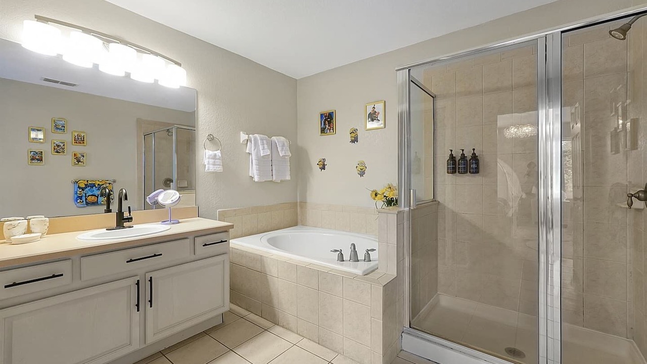 Photo of Bathroom in Trafalgar Village
