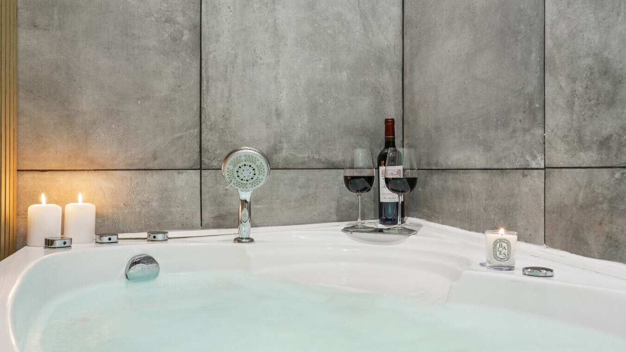 Photo of Bathroom in Quartier du Gros-Caillou