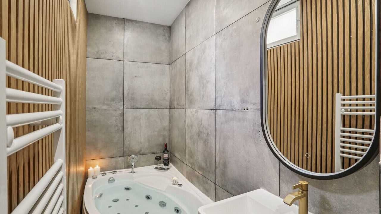 Photo of Bathroom in Quartier du Gros-Caillou