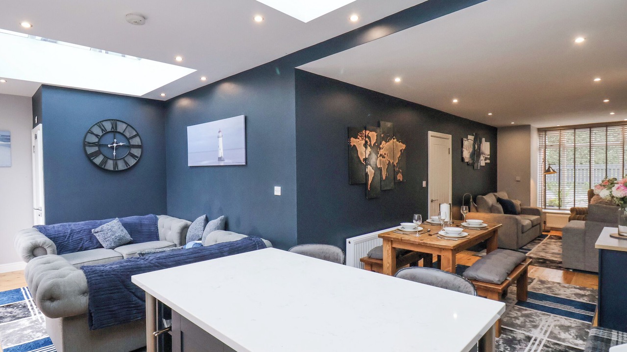 Photo of Others in Cayton Bay