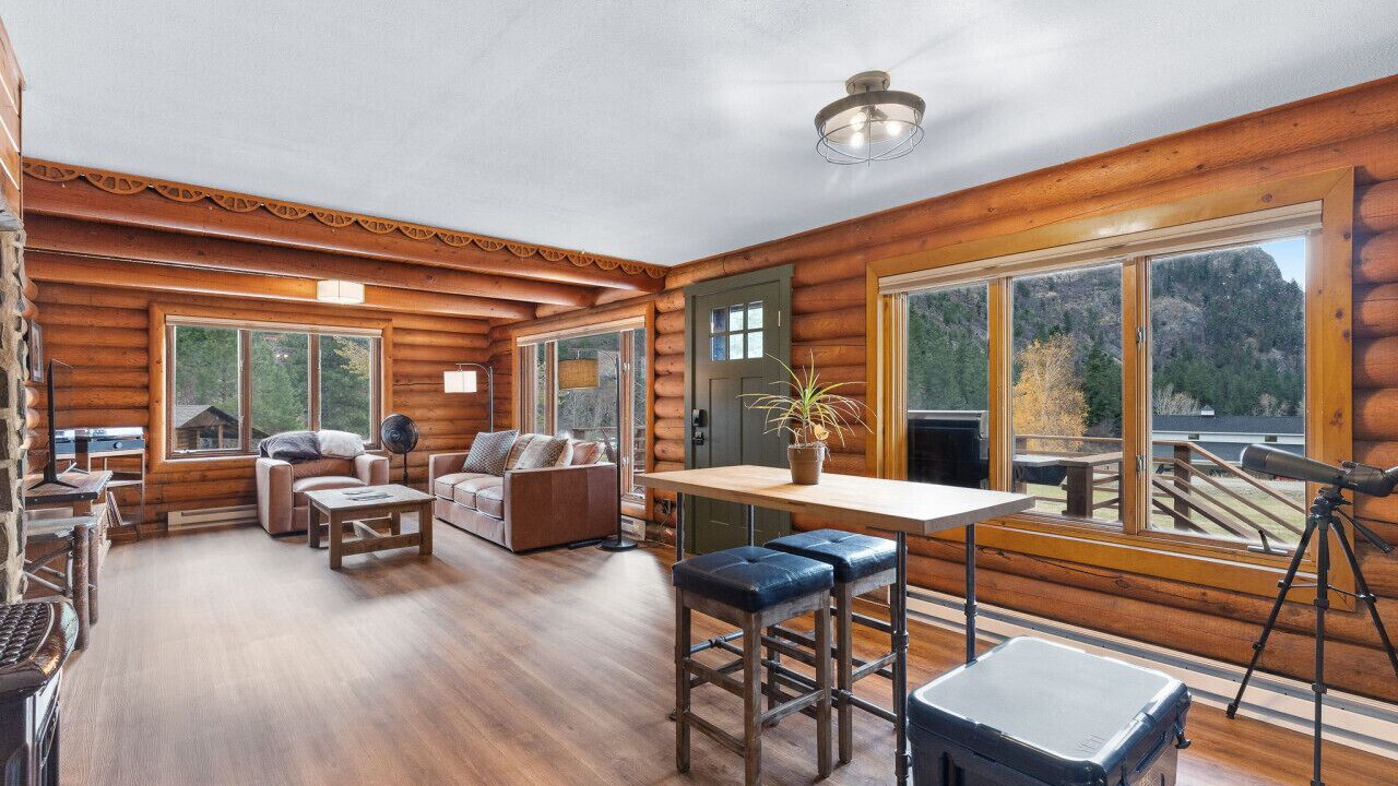 Photo of Livingroom in Grantsdale