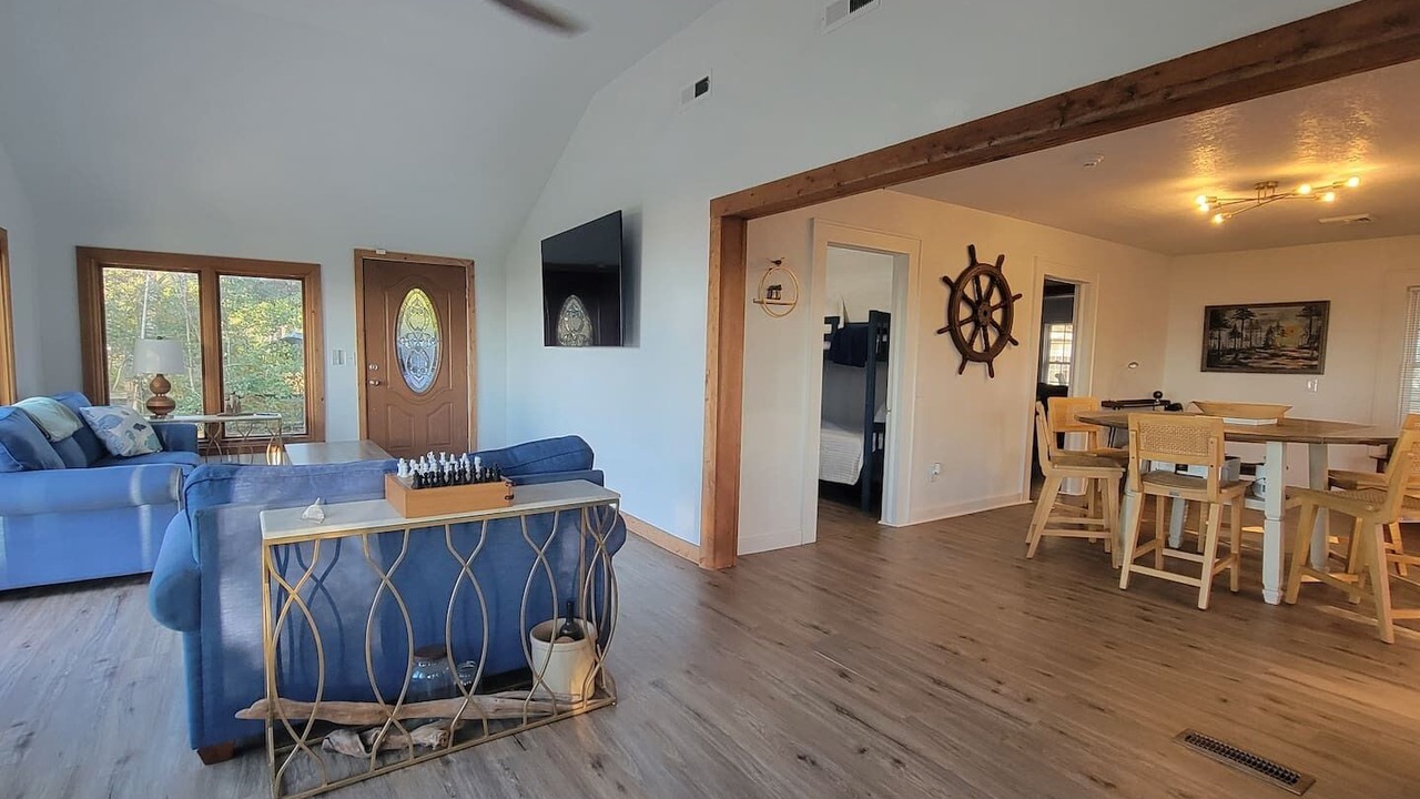 Photo of Livingroom in Roper