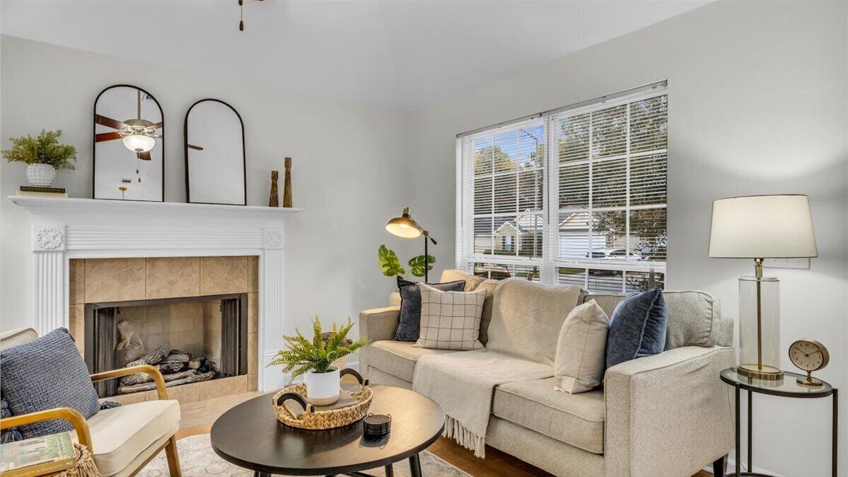 Photo of Livingroom in Pooler