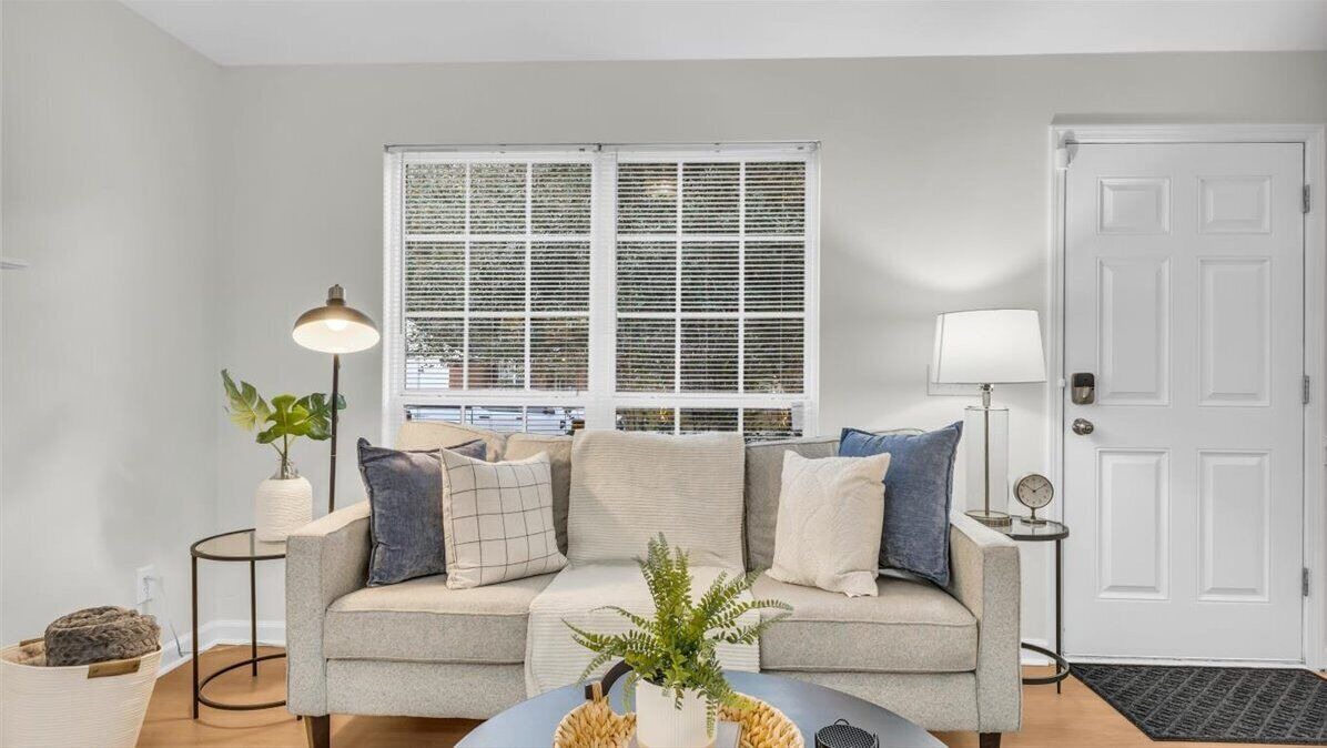 Photo of Livingroom in Pooler