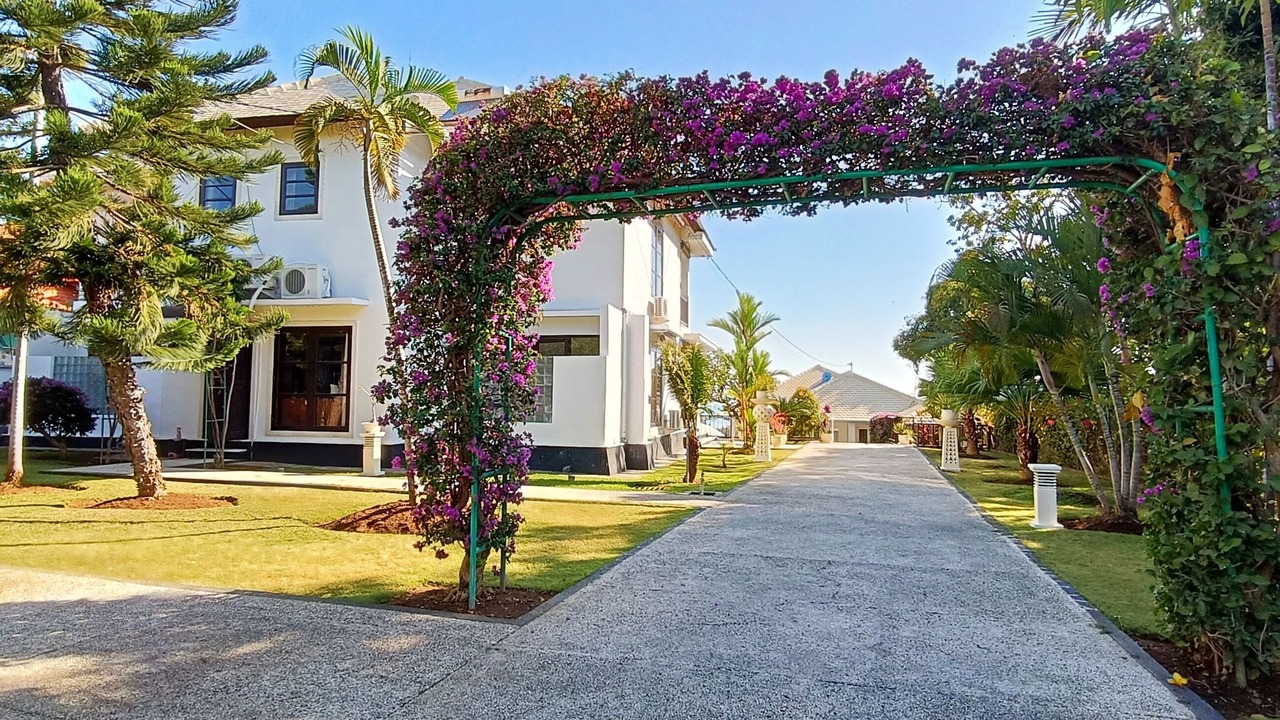 Photo of Outdoor in Umeanyar