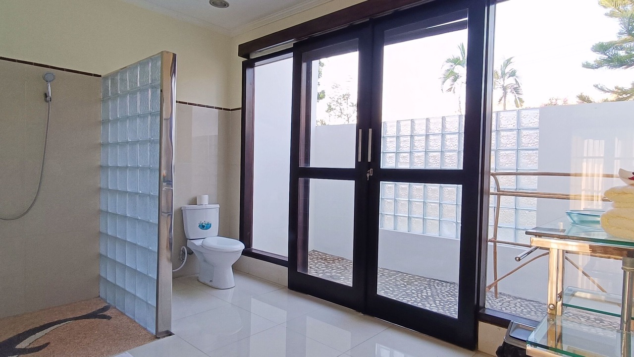 Photo of Bathroom in Umeanyar
