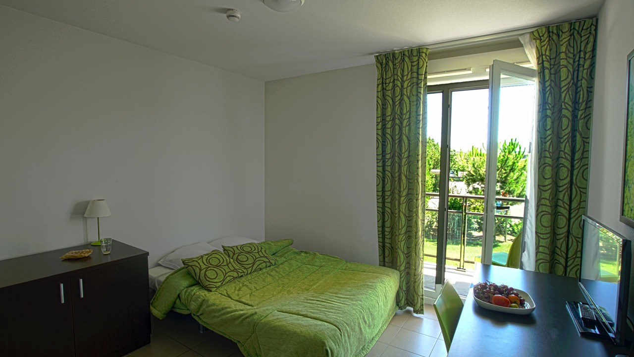 Photo of Bedroom in Montfavet