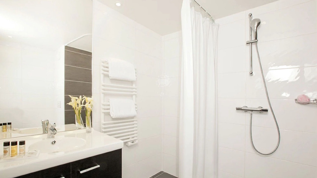 Photo of Bathroom in Universite