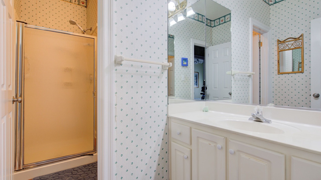 Photo of Bathroom in Audubon Place