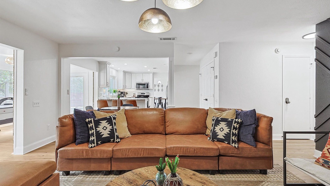 Photo of Livingroom in North Richland Hills